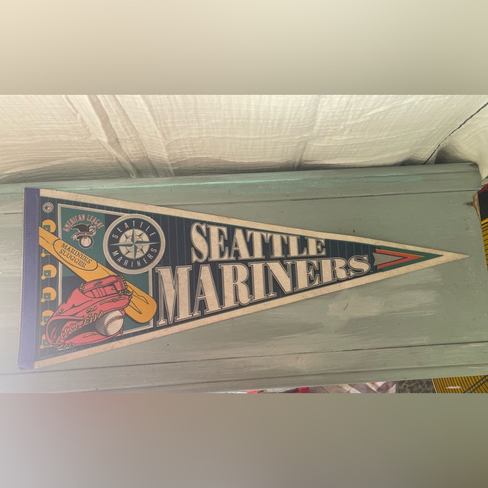 Seattle mariners pennant flag